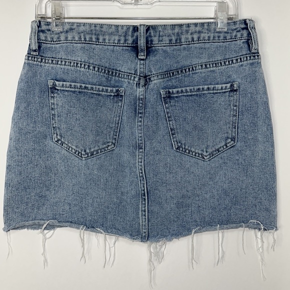PACSUN Y2K Light Blue Wash Denim Jean Mini Skirt Raw Frayed Hem Size 28 - Picture 2 of 3